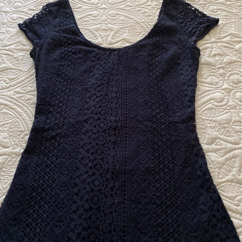 Navy Blue Lace U Neck Short Sleeve Mini Dress Hollister Sz 1 - Picture 7 of 10